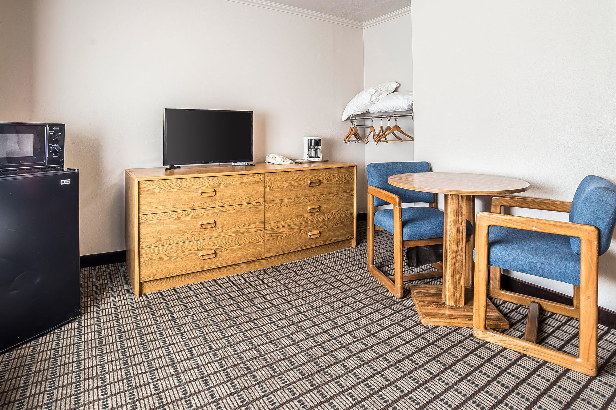 Econo Lodge Inn & Suites Logan Oda fotoğraf