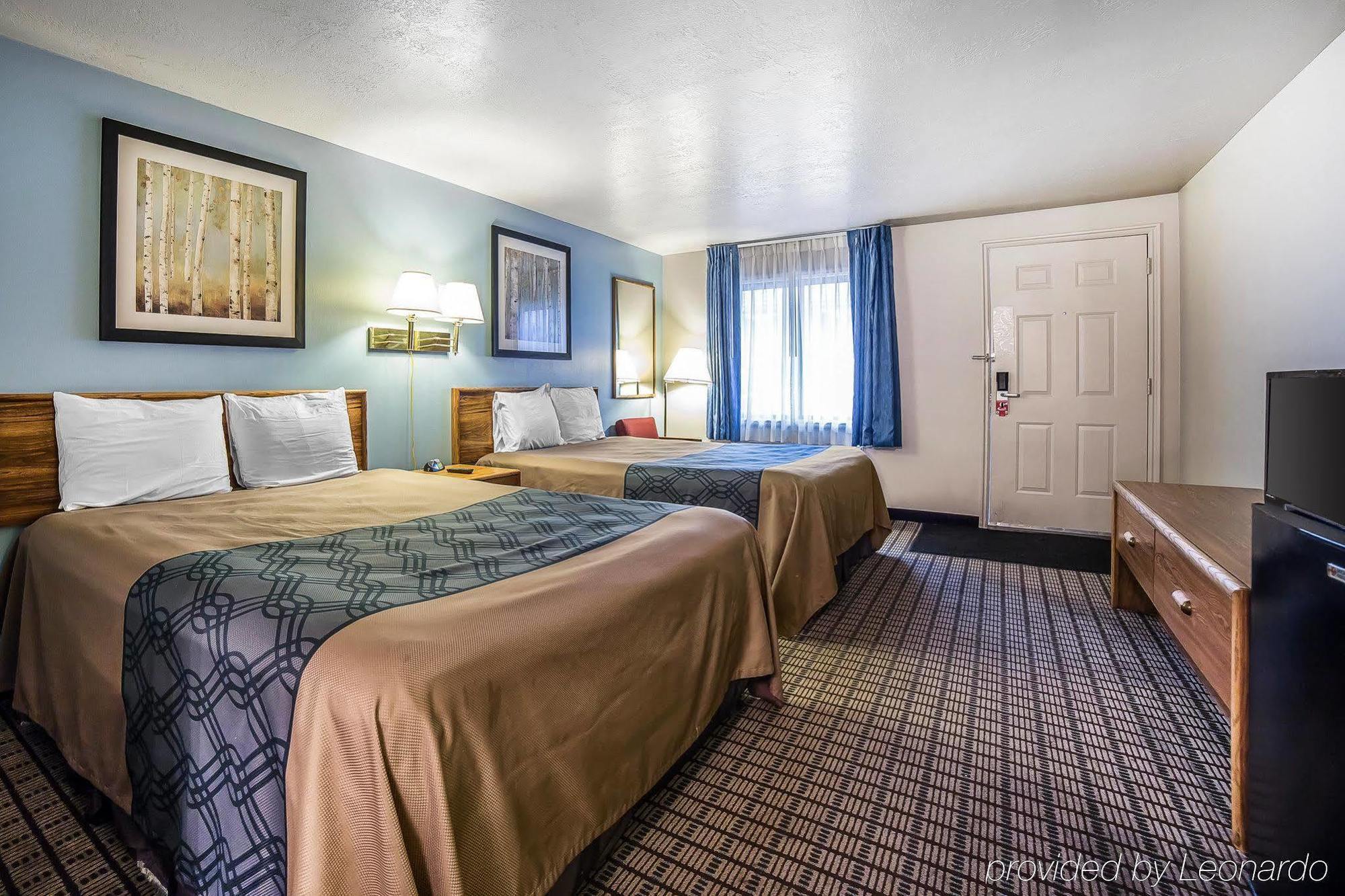 Econo Lodge Inn & Suites Logan Dış mekan fotoğraf