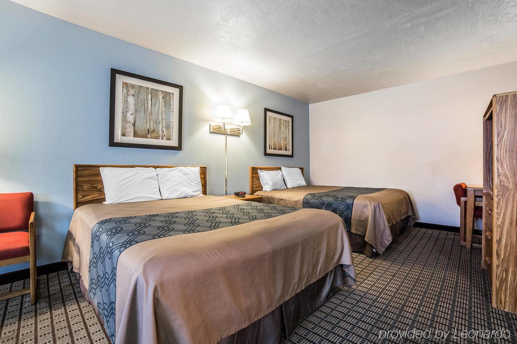 Econo Lodge Inn & Suites Logan Dış mekan fotoğraf