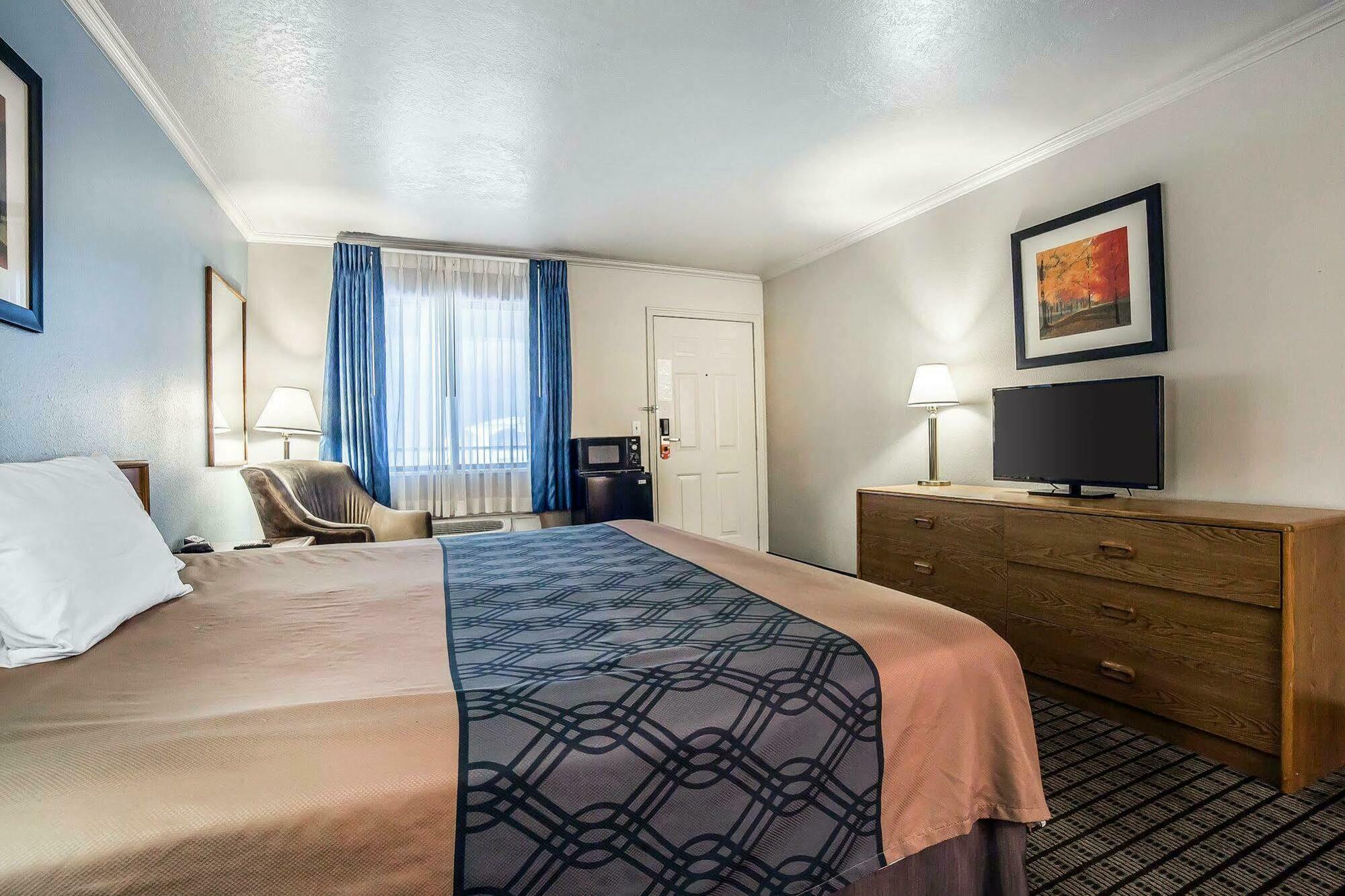 Econo Lodge Inn & Suites Logan Dış mekan fotoğraf