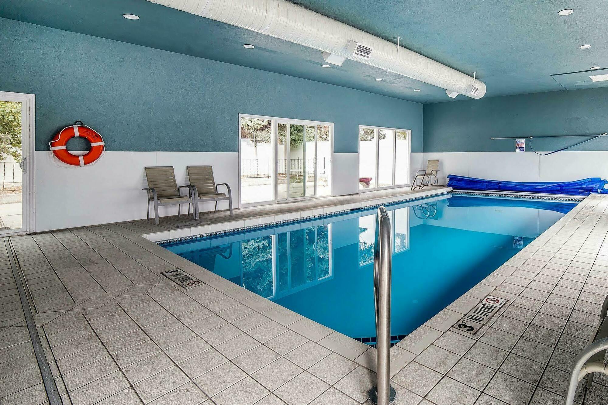 Econo Lodge Inn & Suites Logan Dış mekan fotoğraf